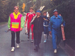 Skiabteilung der SpVgg beim Festumzug "625 Jahre Stadt Goldkronach" (1990) Skiabteilung der SpVgg beim Festumzug "625 Jahre Stadt Goldkronach" (1990)
