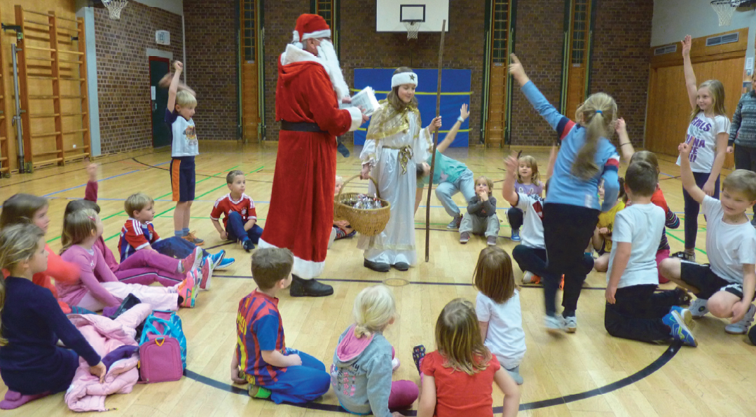 SpVgg Goldkronach: Nikolaus beim Kinderturnen 2014